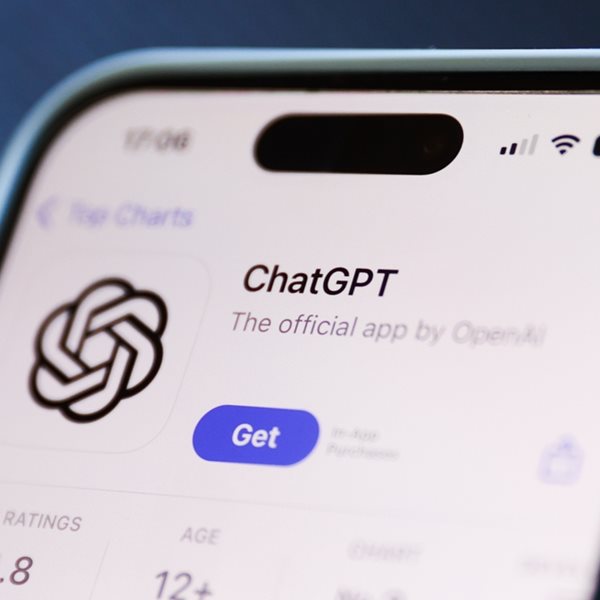 Κάτι περίεργο συμβαίνει σε όσους χρησιμοποιούν συχνά το ChatGPT