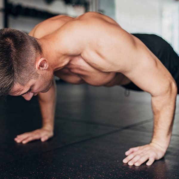 Οι 3 εύκολες ασκήσεις που θα σε βοηθήσουν να ξεκινήσεις προπονήσεις