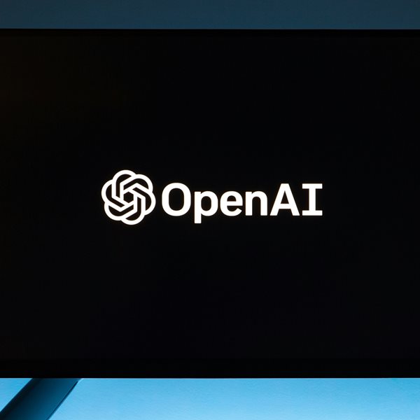 Στη Microsoft το 27% της OpenAI, 'μαμάς' του ChatGPT