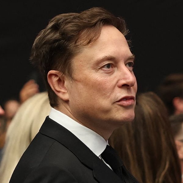 Το τέλος των smartphones προβλέπει ο Elon Musk