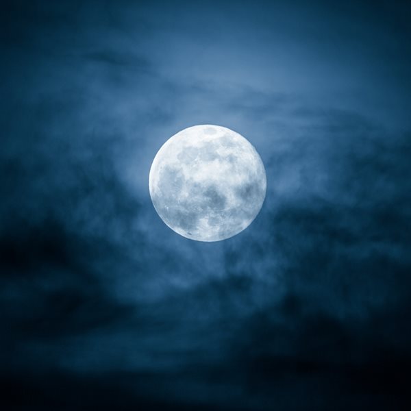 Τι είναι το 'μαύρο φεγγάρι'; Το σπάνιο φαινόμενο που θα δούμε στις 23 Αυγούστου