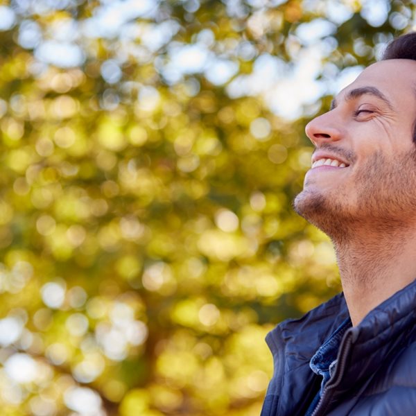 Πώς η επαφή με τη φύση μειώνει τον πόνο σύμφωνα με νέα έρευνα