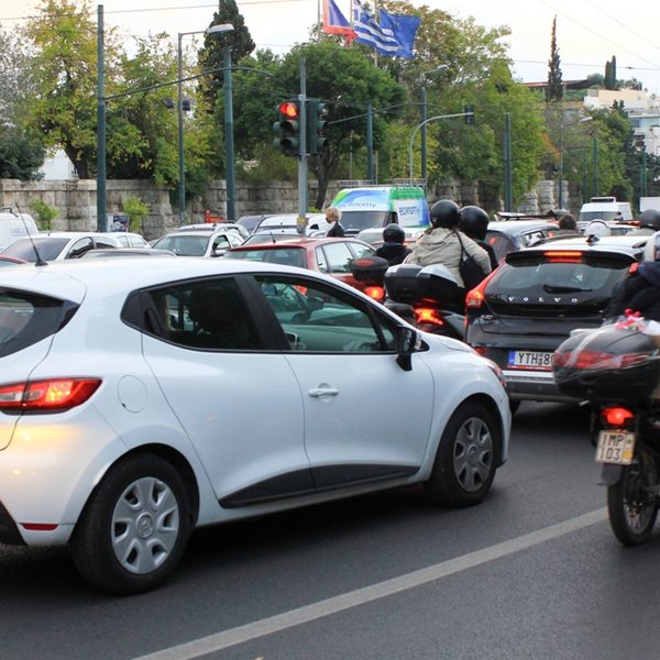 Τι γίνεται με το μποτιλιάρισμα στην Αθήνα-υπάρχουν λύσεις;