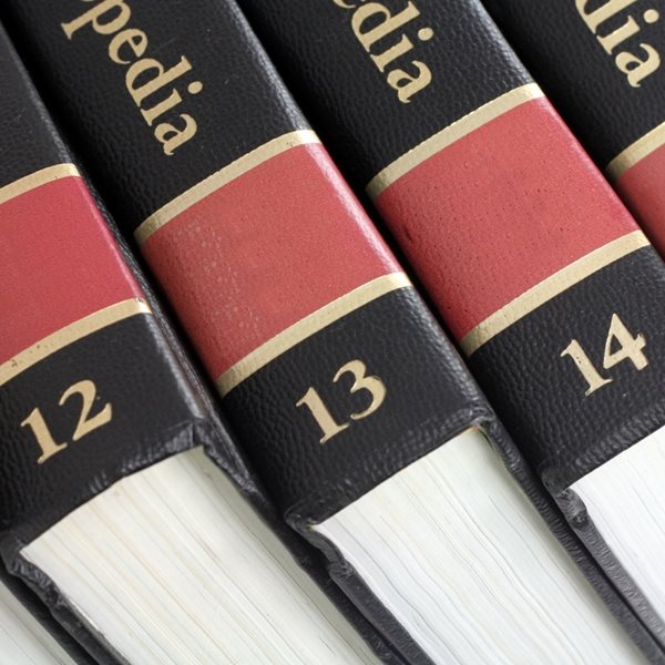 Πόσα χρήματα μπορείς να βγάλεις πουλώντας παλιές εγκυκλοπαίδειες