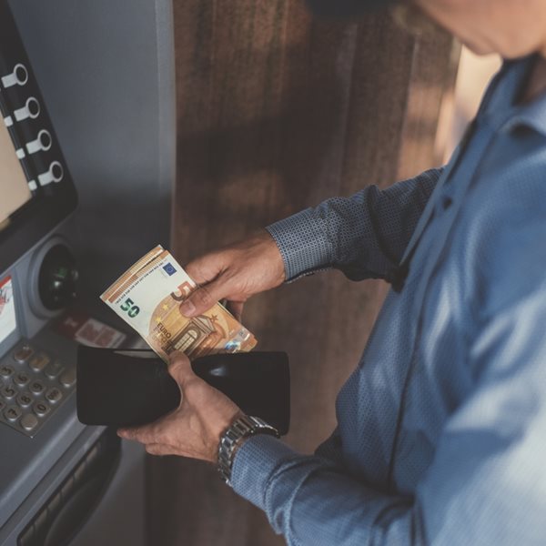 Τι απάτη είναι πάλι αυτό το Shimming και πώς δε θα σου αδειάσει τον τραπεζικό σου λογαριασμό