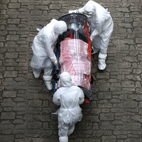 Πώς και γιατί ο SARS-COV-2 δεν κατασκευάστηκε σε εργαστήριο