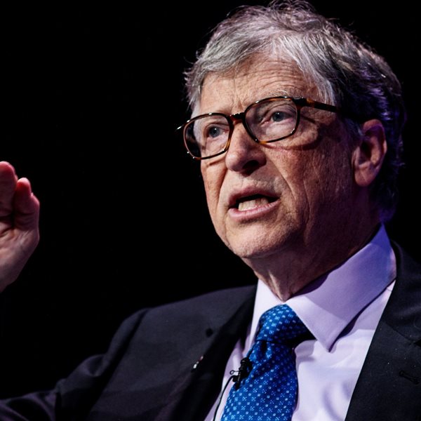 "Εθνικό λουκέτο" ζητά ο Bill Gates για τις ΗΠΑ