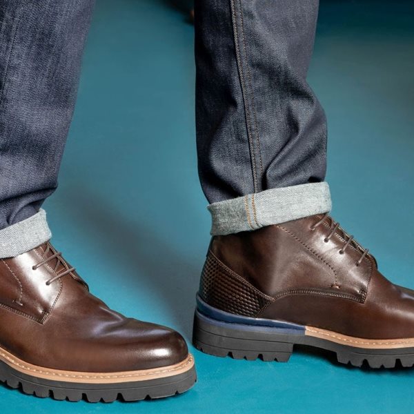 Aπογειώνοντας την έννοια της κομψότητας με Tsakiris Mallas