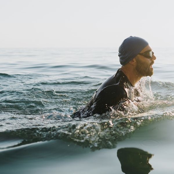 Γιατί αξίζει να συνεχίσεις το κολύμπι και τον χειμώνα