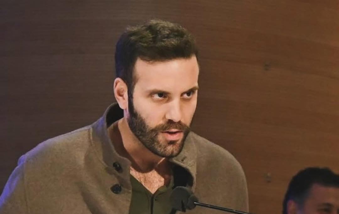 Στο αυτόφωρο αναζητείται ο Νίκος Παππάς μετά από καταγγελία για επίθεση σε δημοσιογράφο