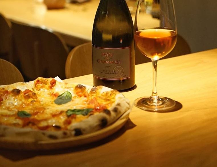 Το Naif στρέφει το ενδιαφέρον πίσω από τη Στέγη