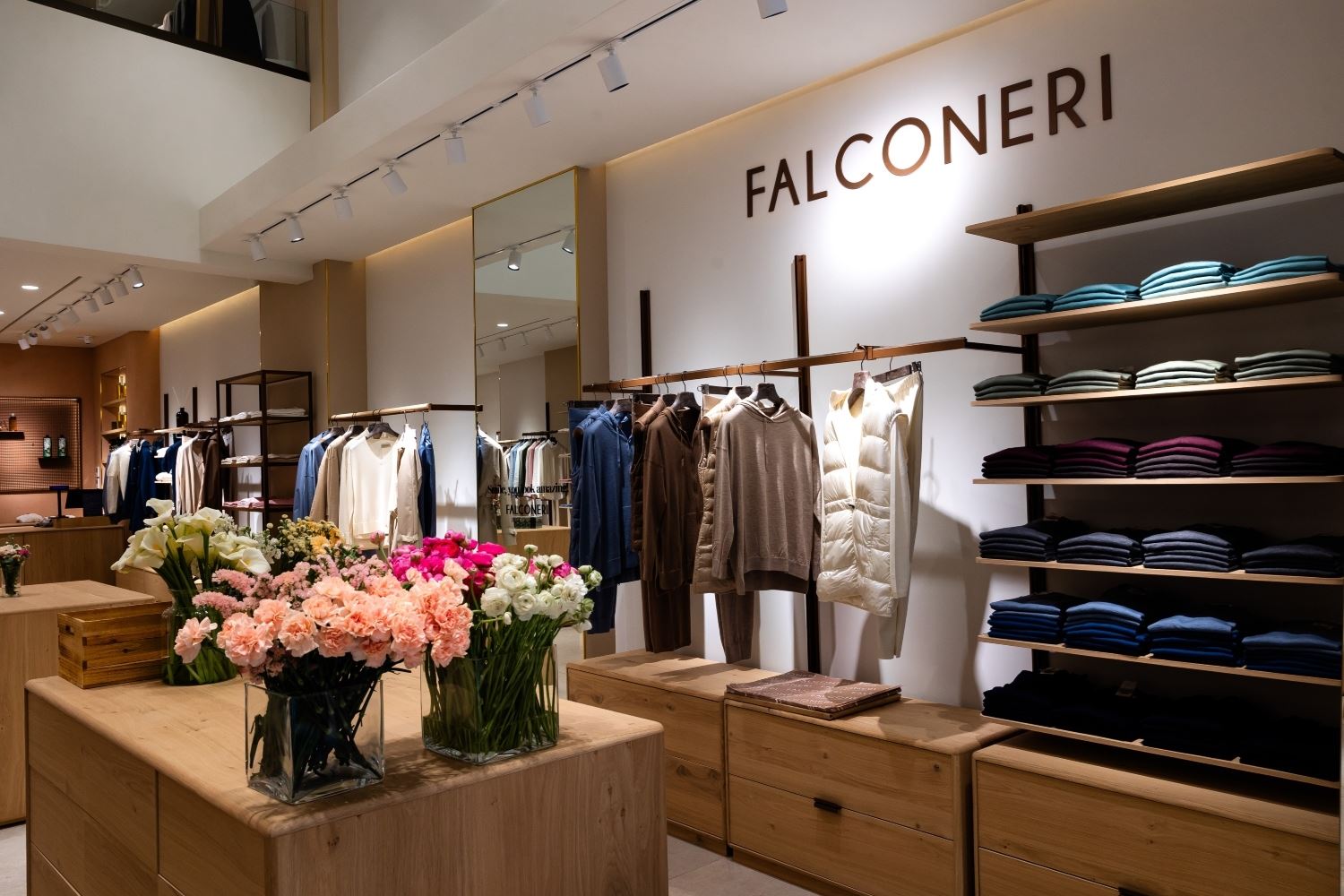 Η Falconeri γιόρτασε τα εγκαίνια του νέου της καταστήματος στη Γλυφάδα με μια βραδιά απαράμιλλης κομψότητας