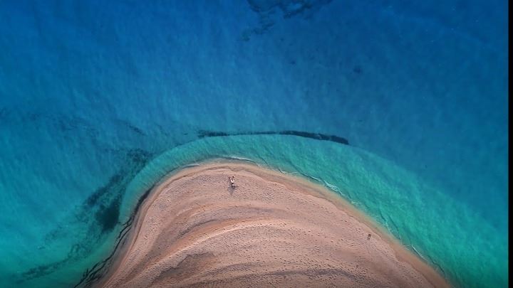 Η μαγευτική παραλία στο σποτ της καμπάνιας τουρισμού