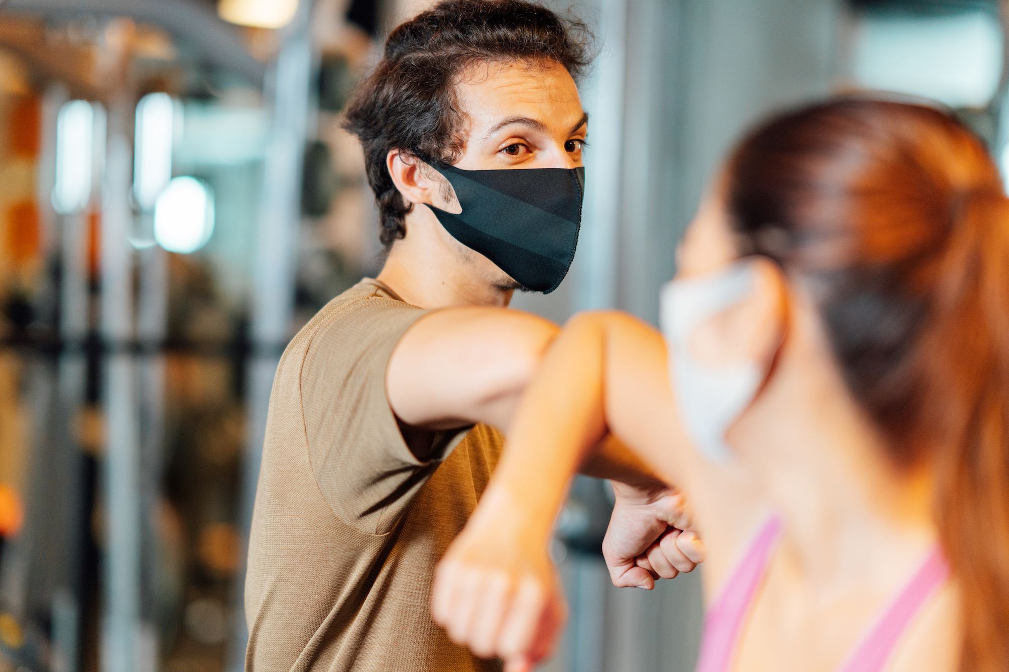 Ο κορονοϊός μπορεί να επιβιώσει στο δέρμα πολύ περισσότερο από τον ιό της γρίπης