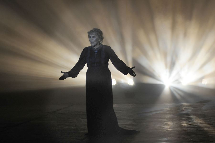 Γιατί η Μαρινέλλα συνεχίζει να τραγουδάει