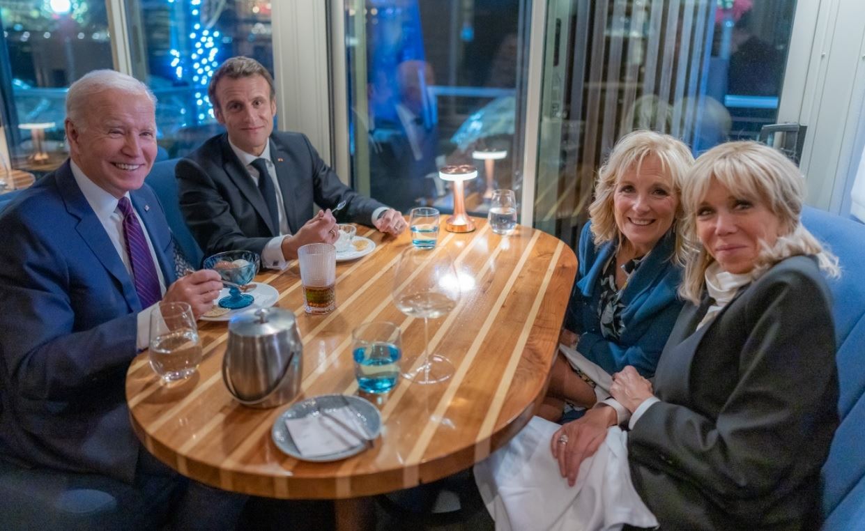 Το ιταλικό καλωσόρισμα του Joe Biden στον Emmanuel Macron