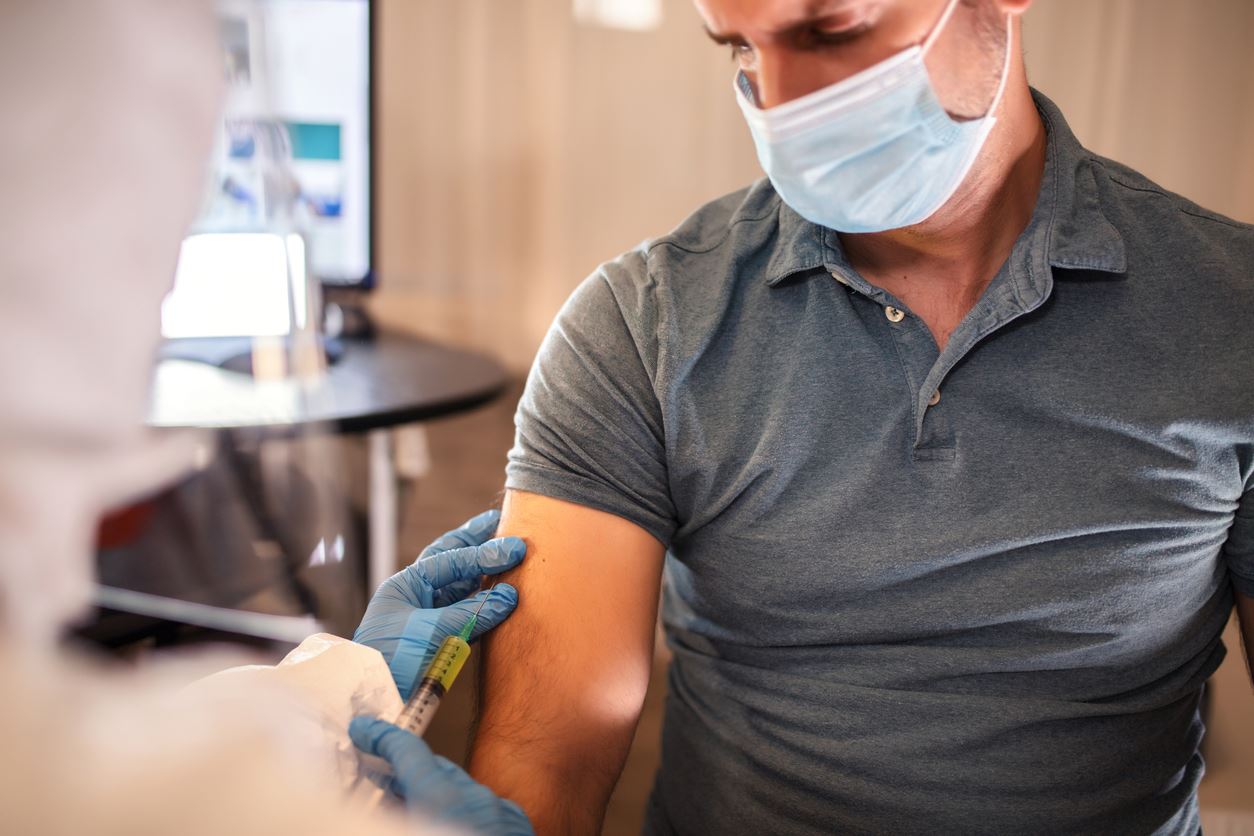 Tα προνόμια για τους πλήρως εμβολιασμένους