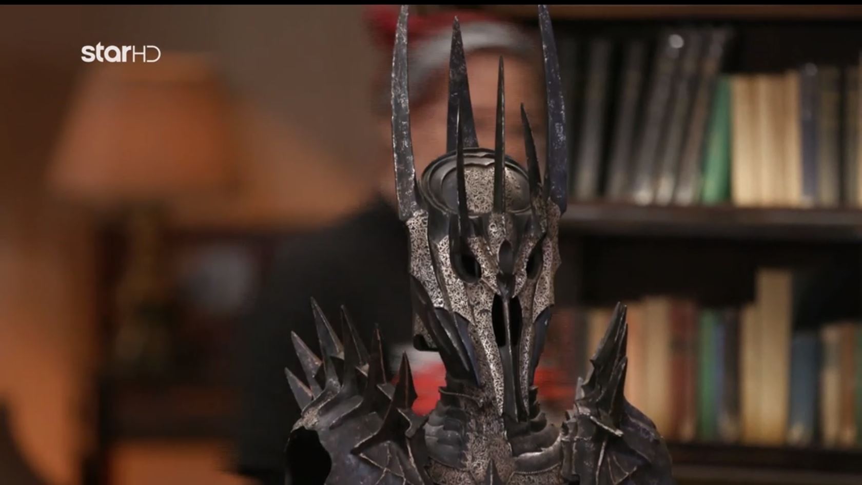 Τι σχέση έχει ο Σάουρον από τον Άρχοντα των Δαχτυλιδιών με τη Δέσποινα Μοιραράκη;