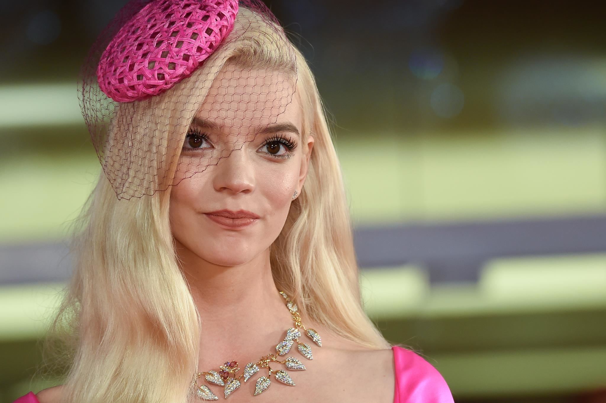 Η Anya Taylor-Joy ήταν η χειρότερη συνεπιβάτης προτού γίνει διάσημη