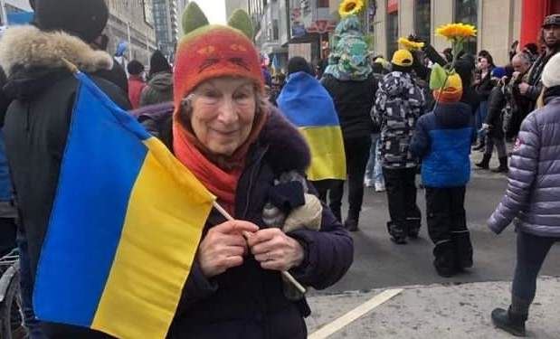 1.000 συγγραφείς υπογράφουν επιστολή διαμαρτυρίας κατά της εισβολής στην Ουκρανία