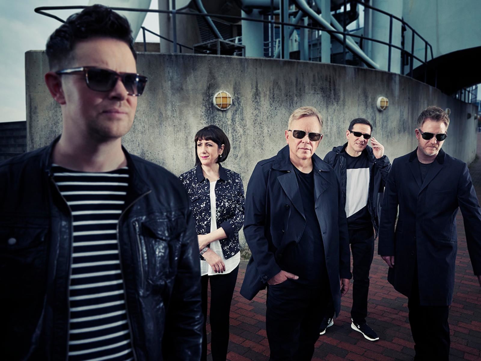 New Order: Pop μελωδίες, ηλεκτρονικά beats και η τρέλα του Madchester
