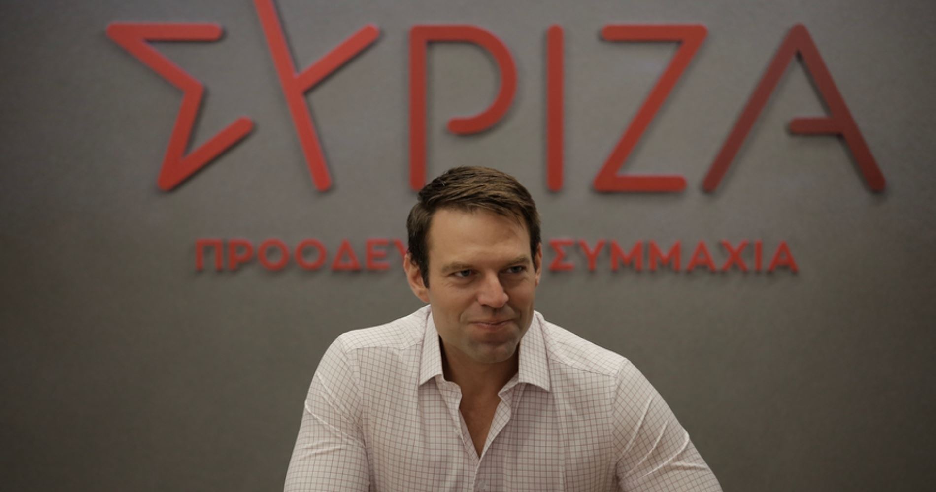 H οικογενειακή φωτογραφία των στελεχών του ΣΥΡΙΖΑ στις Σπέτσες περνά τα δικά της μηνύματα