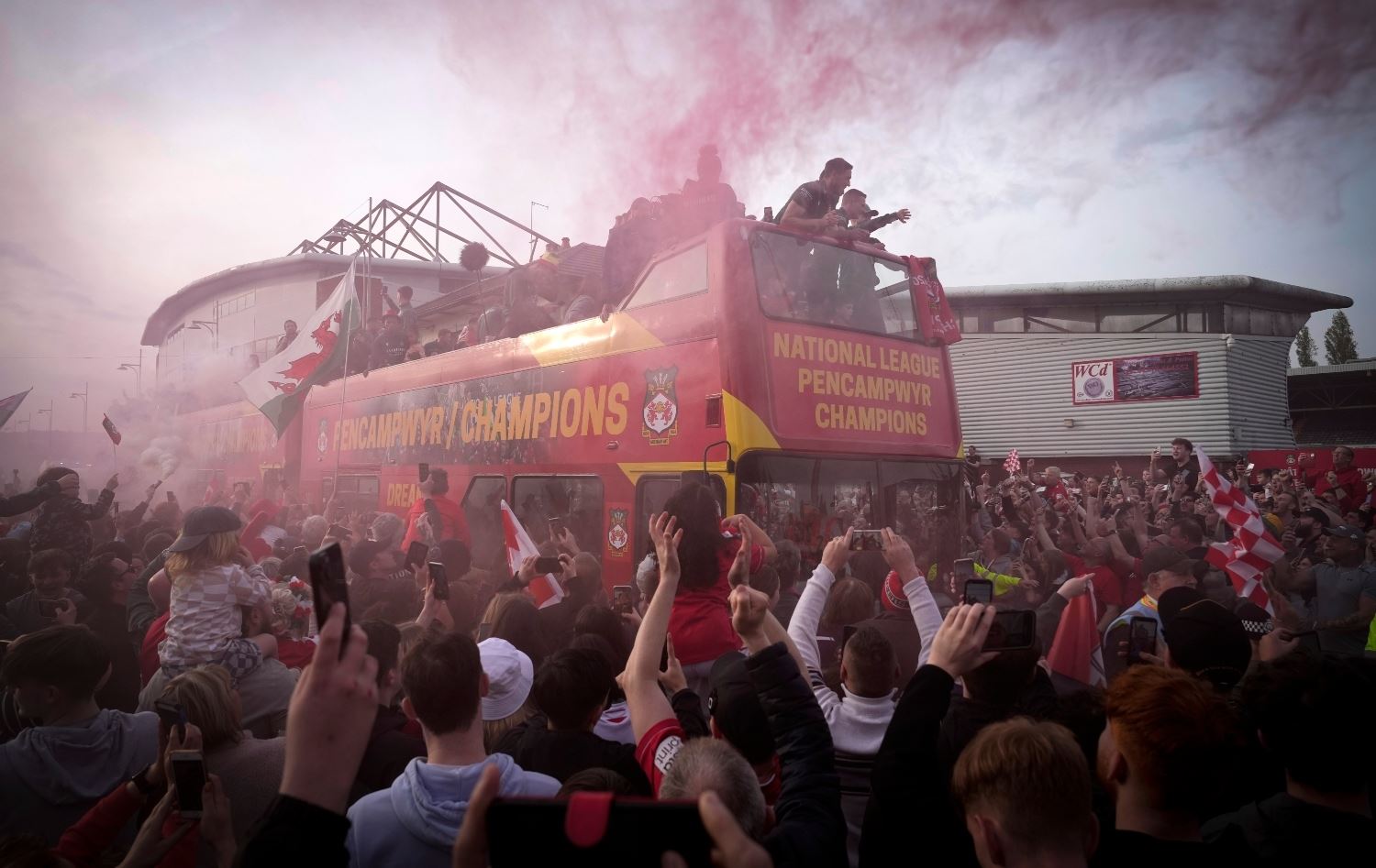 Πώς η Ρέξαμ των Ράιαν Ρέινολντς και Ρομπ ΜακΈλενεϊ έγινε το πιο κουλ ποδοσφαιρικό πρότζεκτ της δεκαετίας