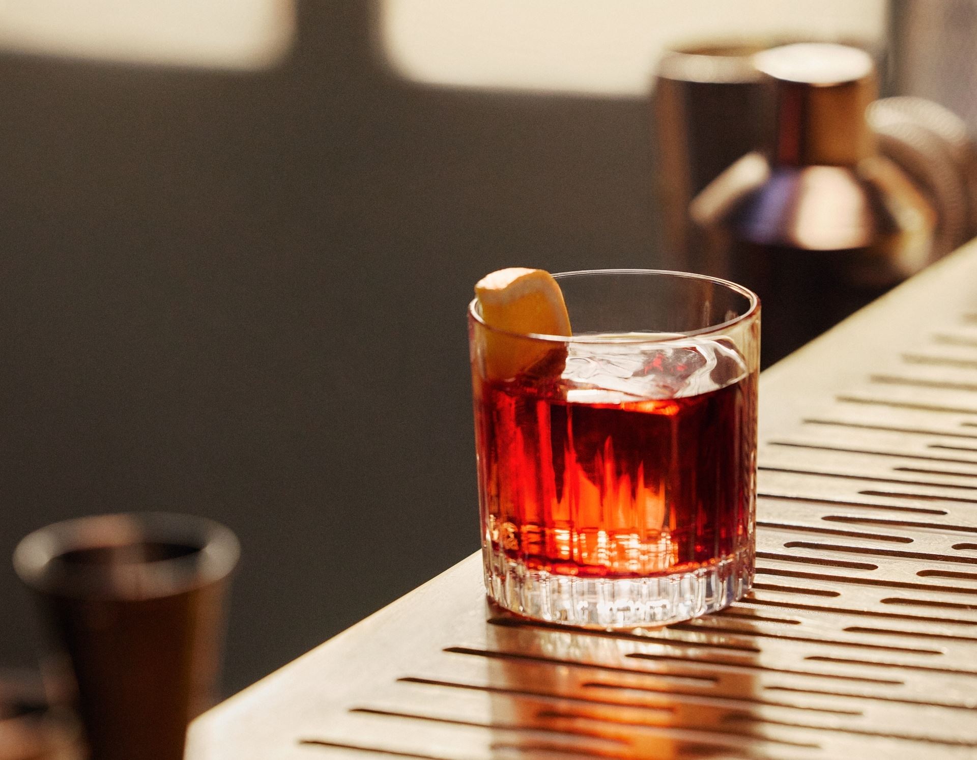 Negroni: Η μέρα που γεννήθηκε το εμβληματικό κοκτέιλ