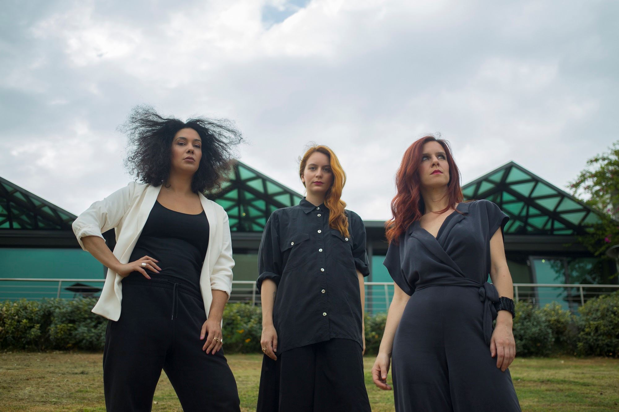 Η Nalyssa Green, η Sugahspank! και η Lou is δεν θα πουν ποτέ "αντίο" στον Leonard Cohen