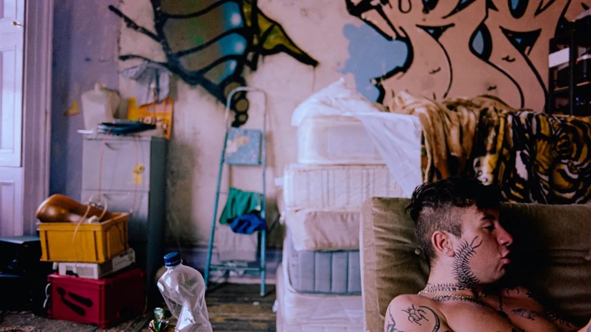 Το trailer του Bird με τον Barry Keoghan είναι όσο σουρρεάλ το περιμέναμε