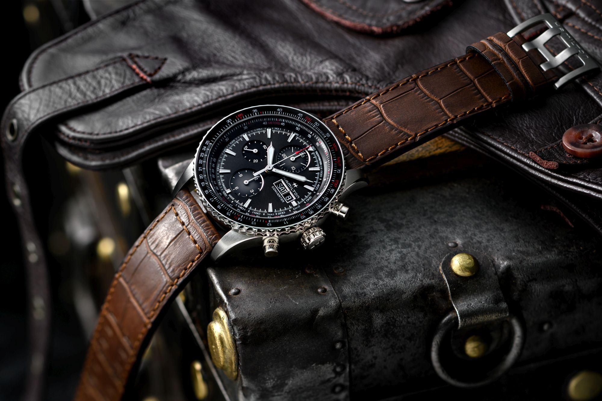 Τα καφέ ρολόγια είναι τα νέα μαύρα