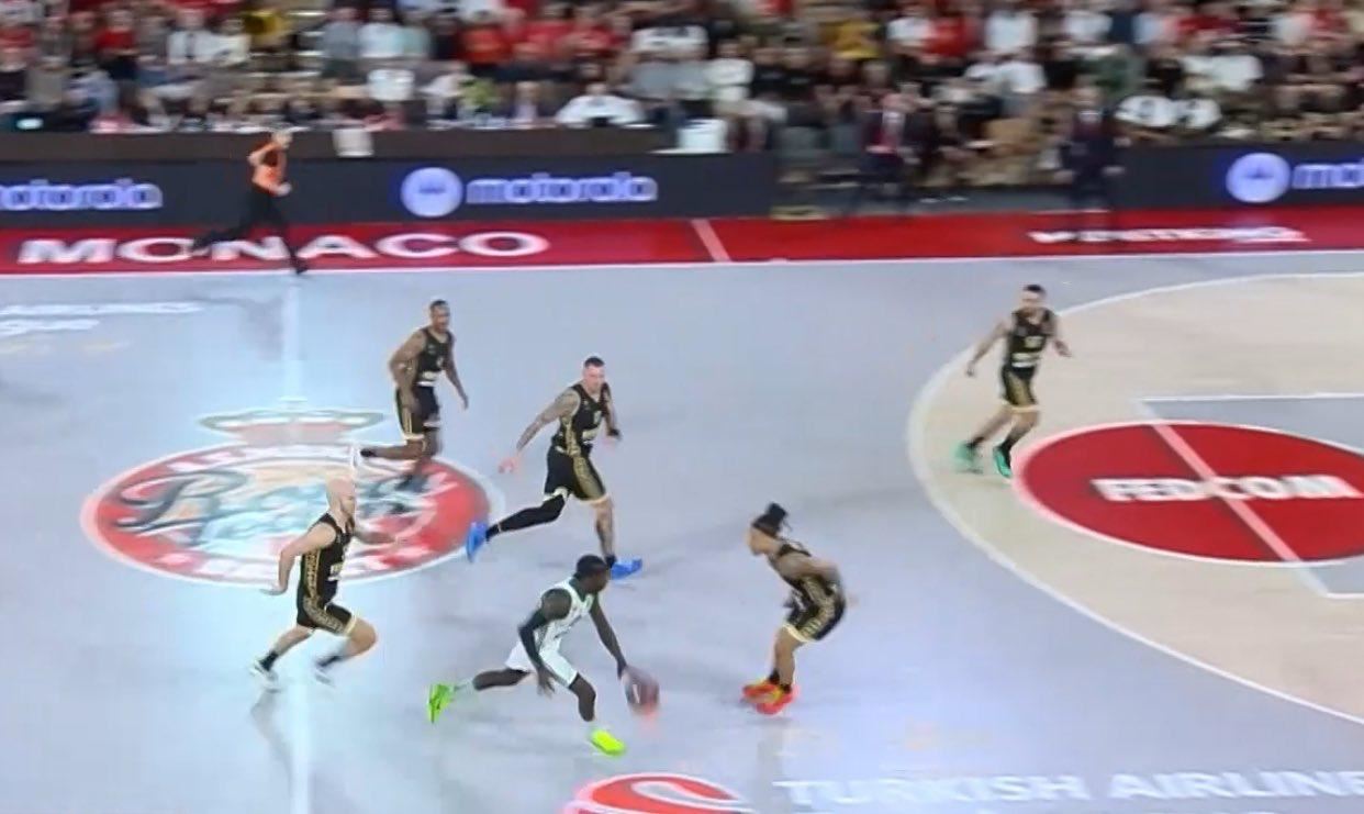 Κατάλαβε κανείς τι έκανε ο Kendrick Nunn στον αγώνα με τη Μονακό; (video)