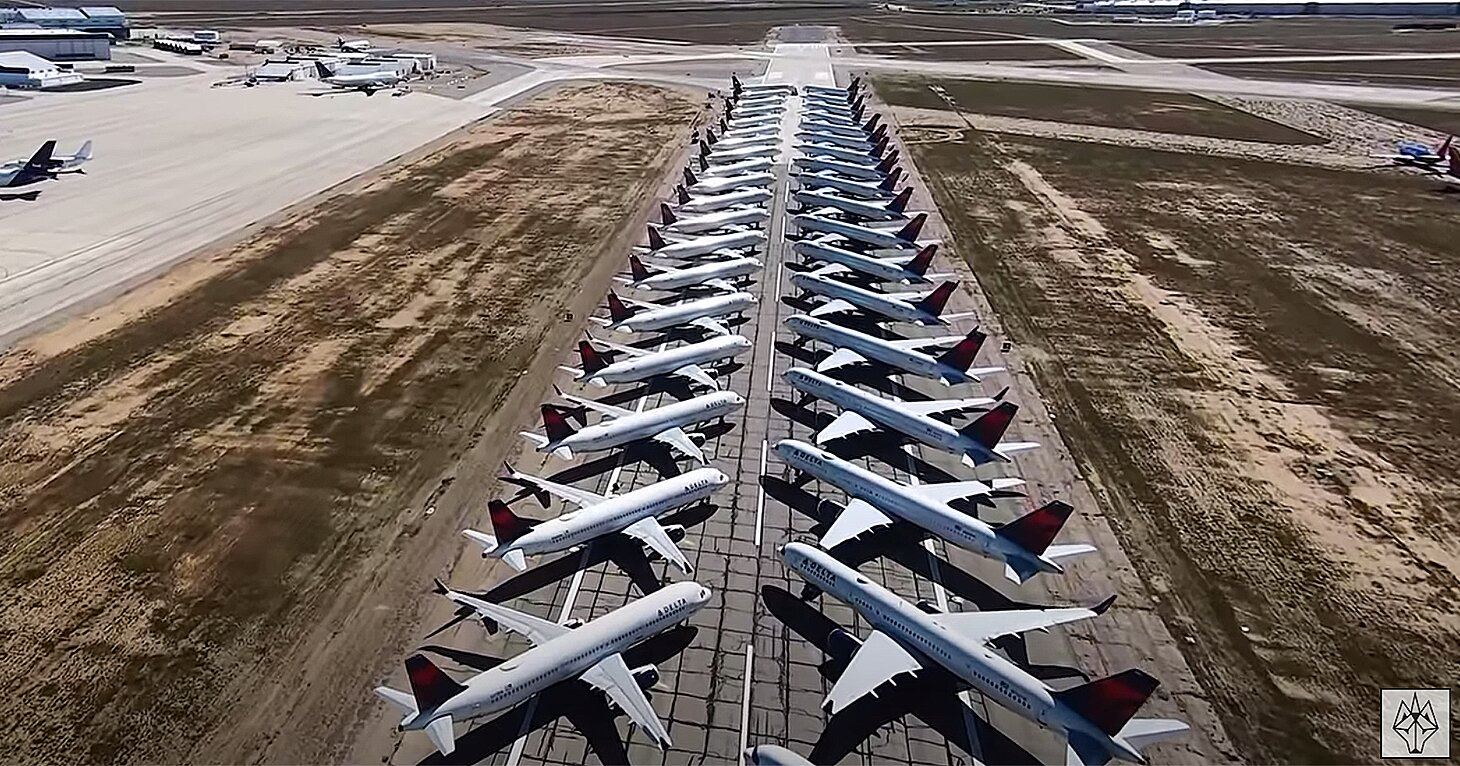 Στο πάρκινγκ αεροσκαφών της Καλιφόρνιας