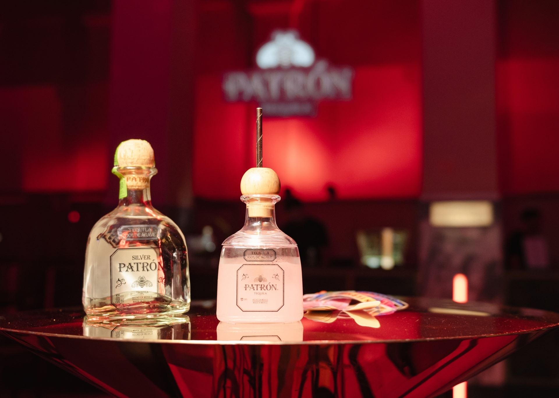 H Patrón γιόρτασε την Παγκόσμια Ημέρα Paloma σερβίροντας cocktail στο viral party του χώρου τέχνης Τhe Intermission