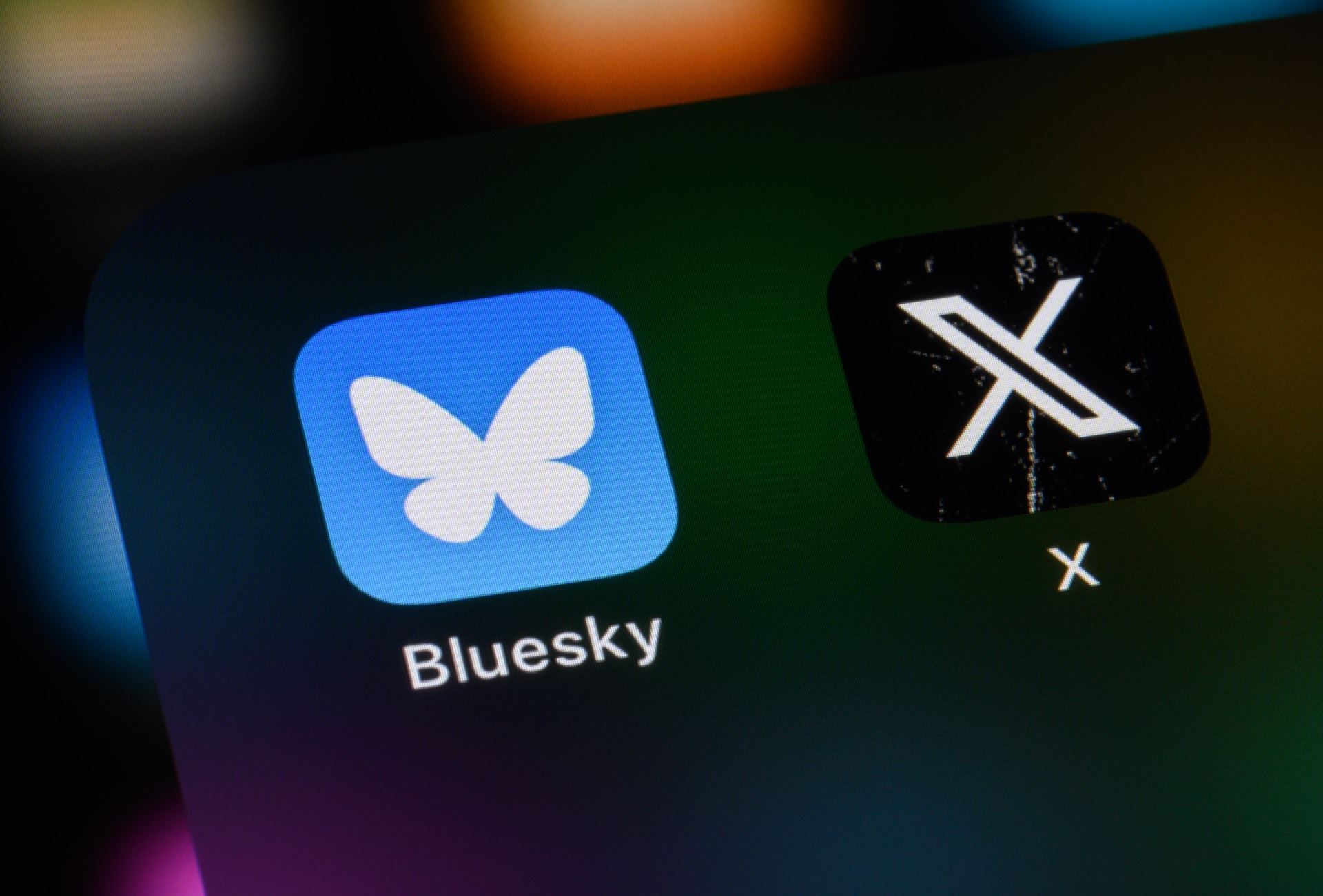 Η μάχη των social media: Γιατί το Bluesky δεν θα γίνει πότε σαν το X του Musk