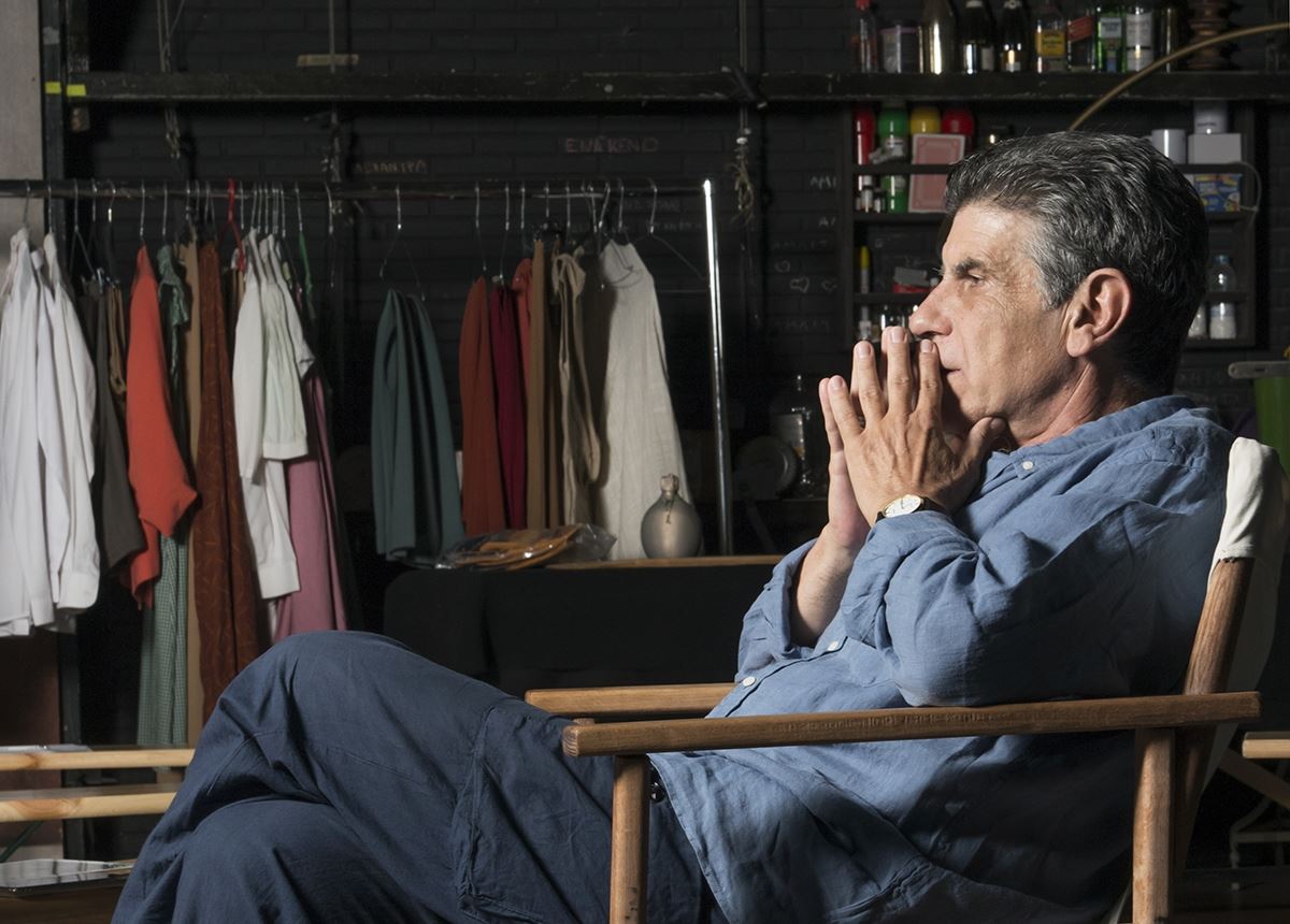 Ο Γιάννης Μπέζος είναι αλλού