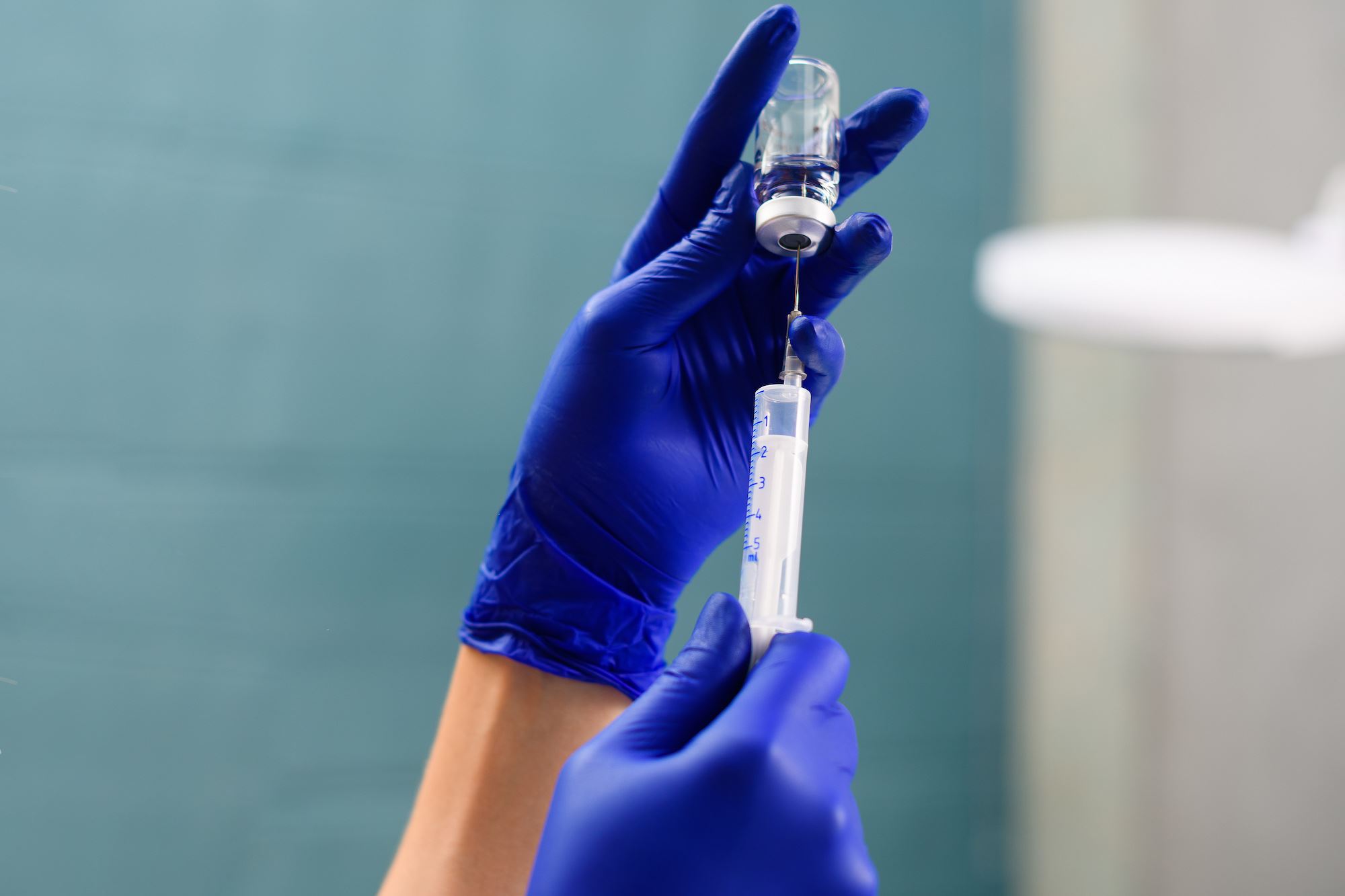 Το ρίσκο της πρόωρης έγκρισης εμβολίων για τον κορονοϊό