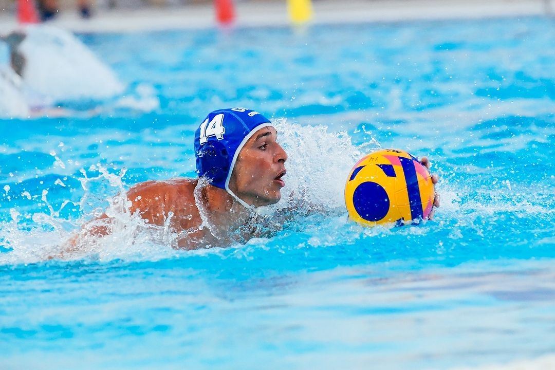 Η Εθνική πόλο, εκτός από τρόπαια σηκώνει και αυτοκίνητα, στην κυριολεξία