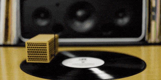 RokBlok: Το φορητό πικάπ που αλλάζει τα δεδομένα