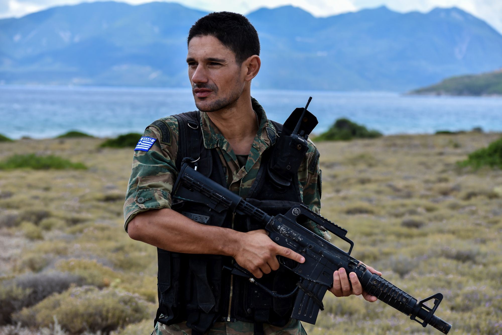 Ο Πάνος Βλάχος γύρισε από το LA για να υπερασπιστεί μία βραχονησίδα στο Αιγαίο