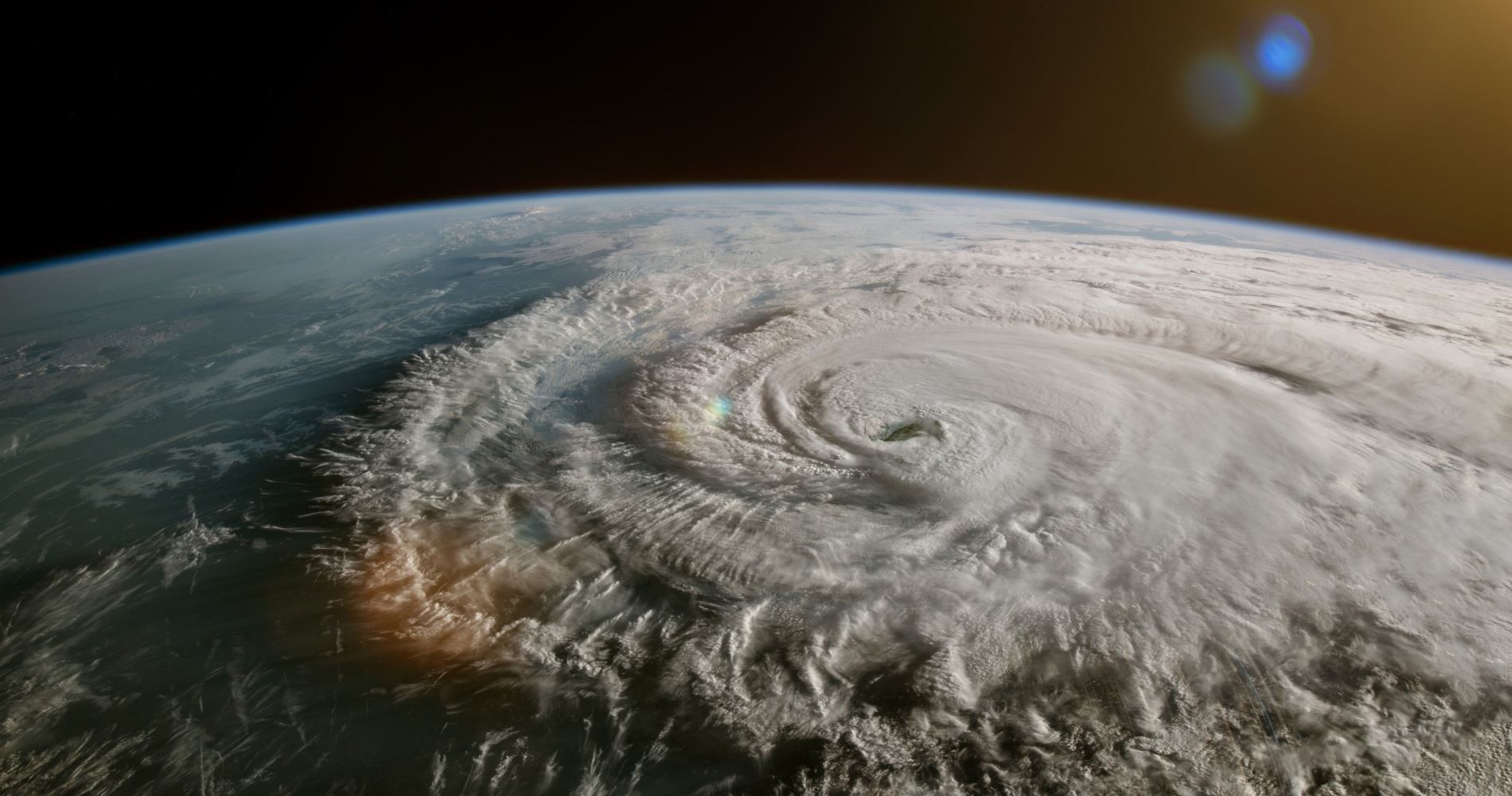 Ένα τρομακτικό βίντεο δείχνει τι συμβαίνει στο 'μάτι του κυκλώνα'