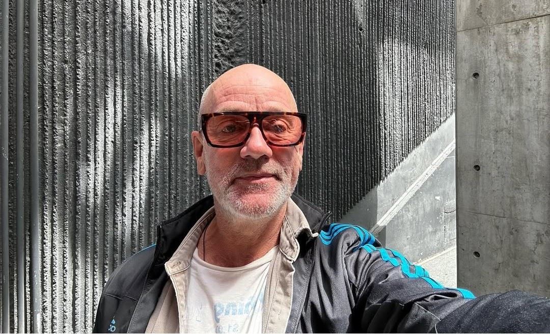 O Michael Stipe των R.E.M. τα πήρε με τη Meta και θέλει να κάνουμε μποϊκοτάζ σε Facebook και Instagram