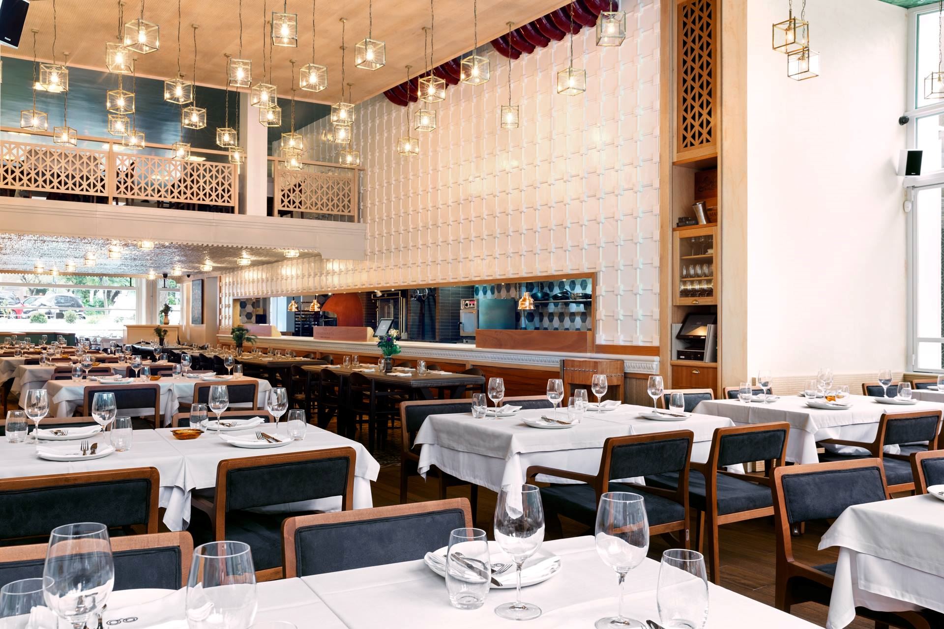 Οι μάγειρες και τα εστιατόρια που έκαναν μόδα την ελληνική κουζίνα