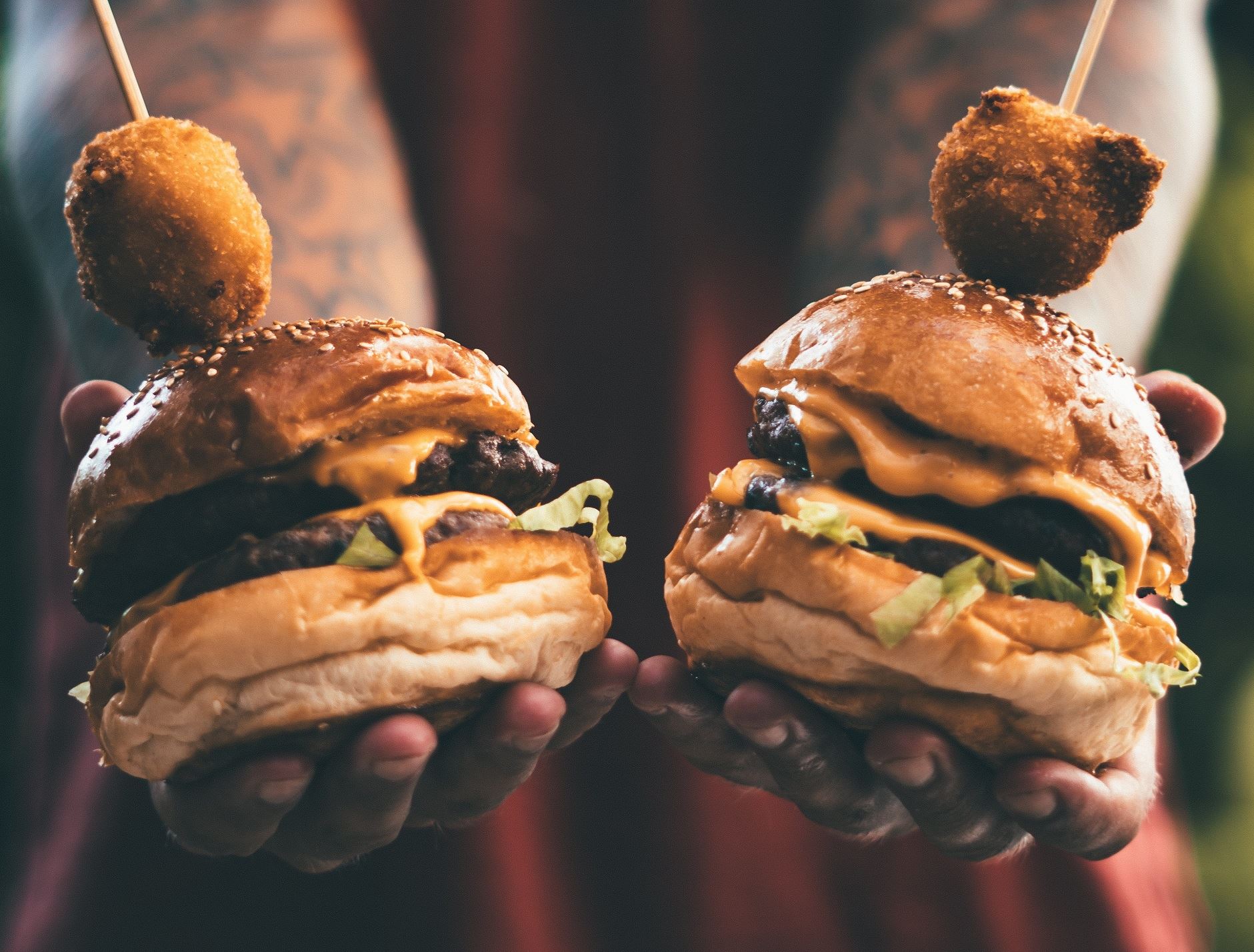 Τα πιο πολυσυζητημένα burgers του κόσμου