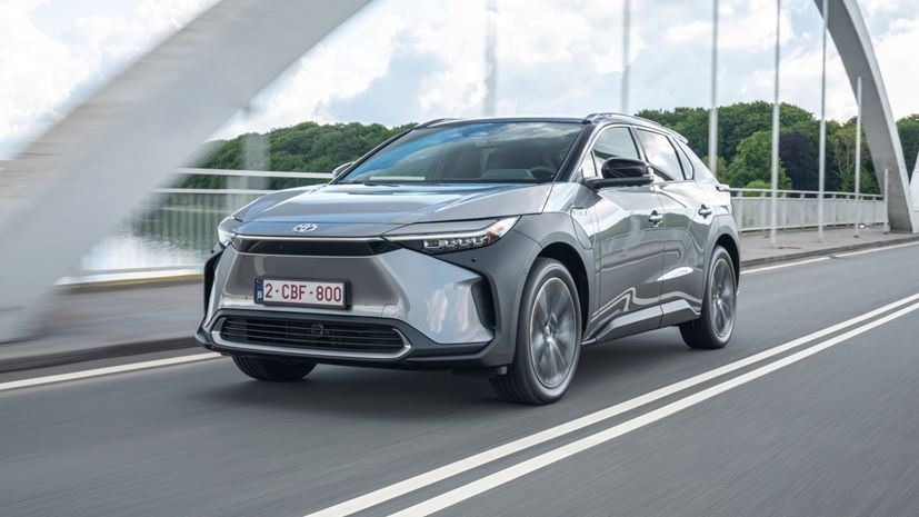 Γιατί η Toyota δεν ασχολήθηκε σοβαρά με τα ηλεκτρικά αυτοκίνητα