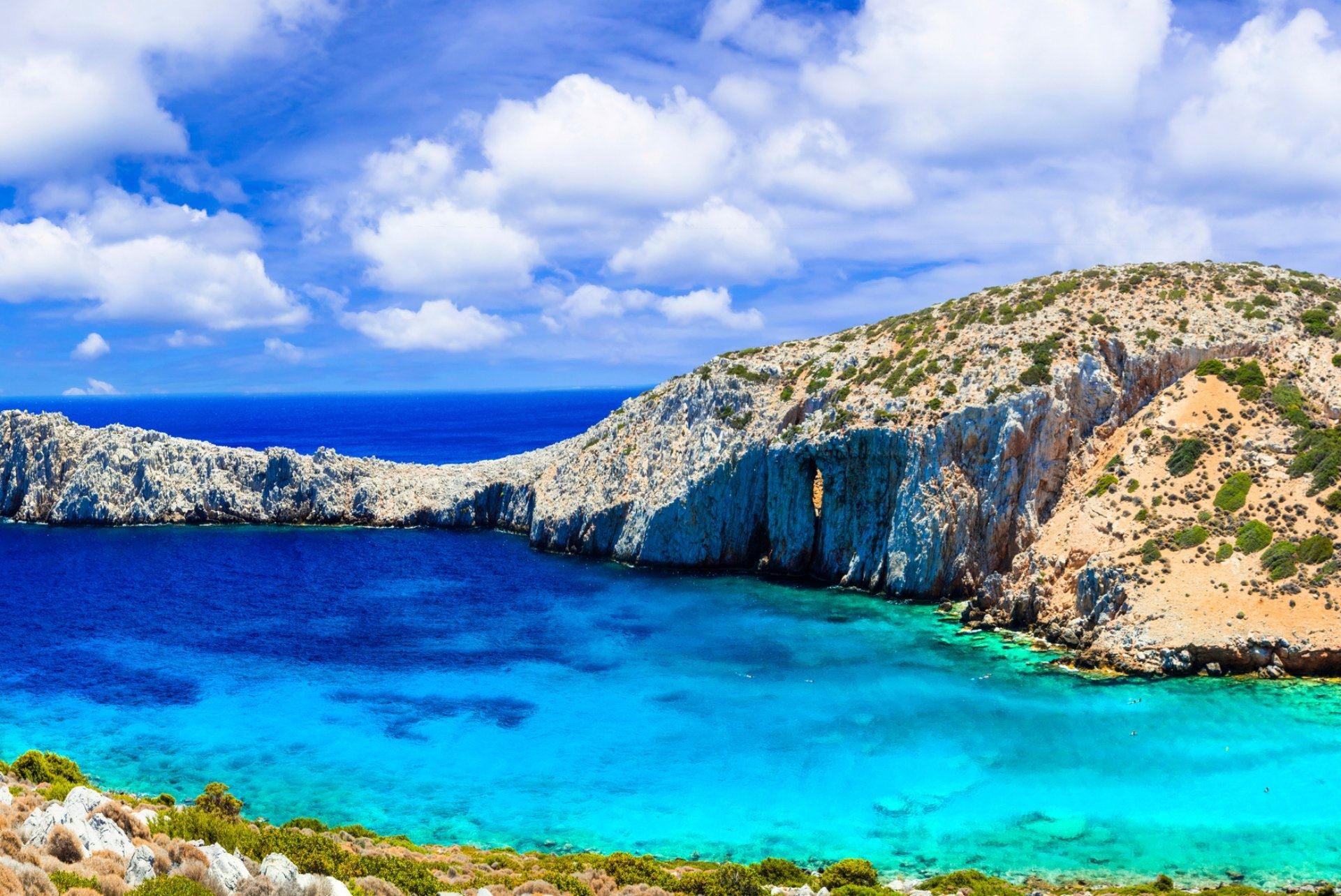 Όλοι αποθεώνουν το ελληνικό "νησί των πειρατών" γιατί τα έχει όλα