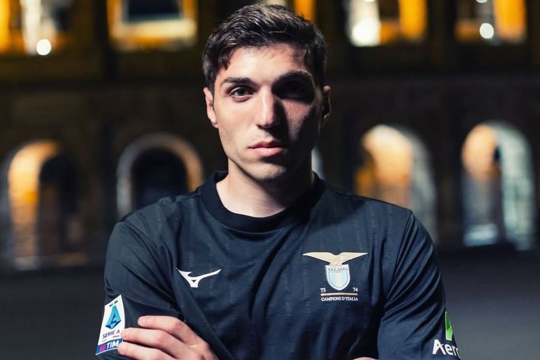 Ποια ομάδα της Premier League διεκδικεί τον Χρήστο Μανδά - Το 'τρελό' ποσό που ζητά η Λάτσιο