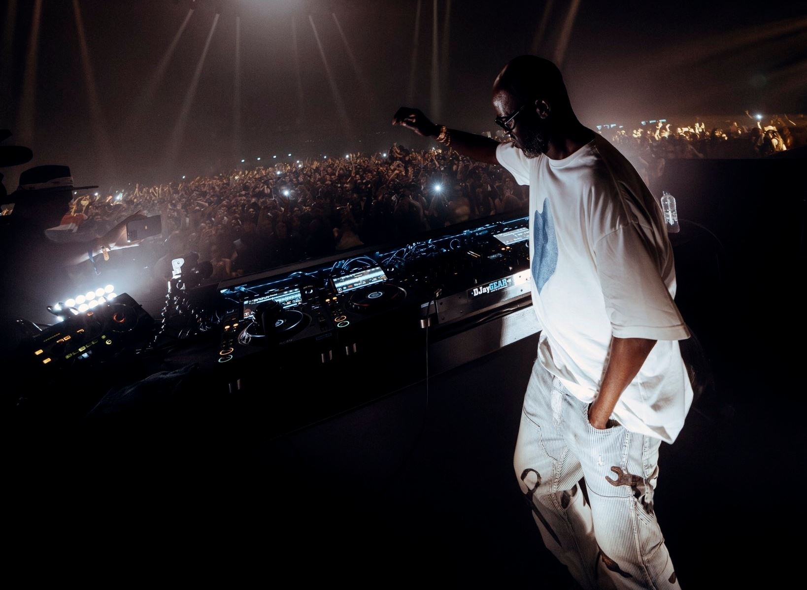 Ο θρύλος της ηλεκτρονικής μουσικής Black Coffee έρχεται στην Αθήνα