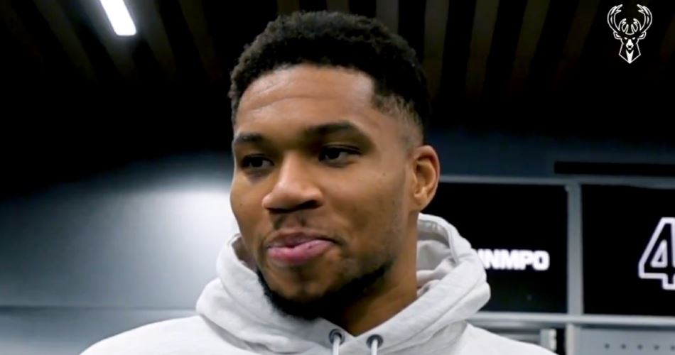 Γιατί ο Γιάννης Αντετοκούνμπο εμφανίστηκε με μαυρισμένο μάτι στη συνέντευξη τύπου μετά τους Kings