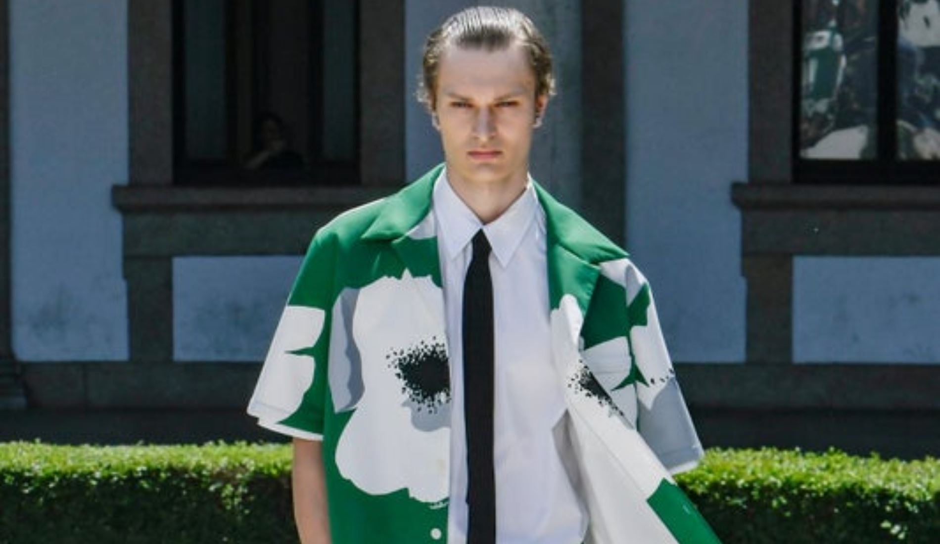 Κι αν η γραβάτα είναι η νέα χρυσή καδένα;